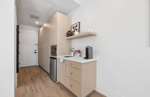 Oak Park Apartment | Casa Iglesia Studio 213