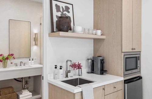 Oak Park Apartment | Casa Iglesia Studio 212