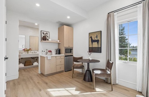 Oak Park Apartment | Casa Iglesia Studio 212