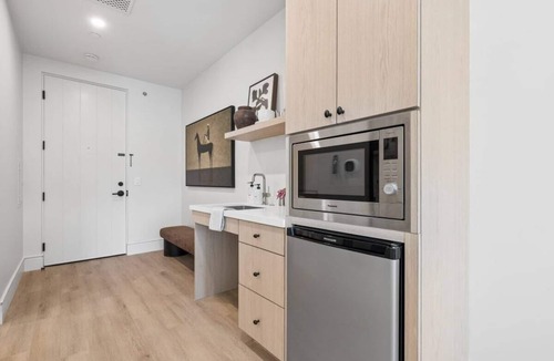 Oak Park Apartment | Casa Iglesia Studio 202