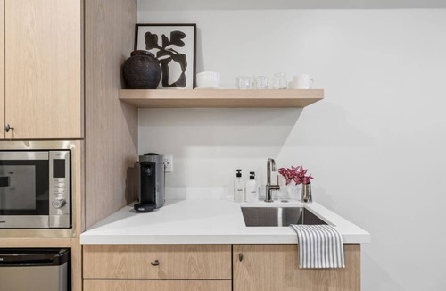 Oak Park Apartment | Casa Iglesia Studio 106