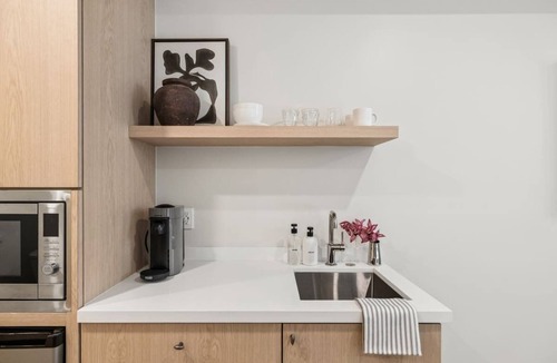 Oak Park Apartment | Casa Iglesia Studio 105