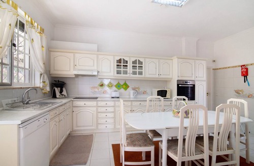 Lagos e Relvas Villa | Casa 'Lagos e Relvas' with Mountain View, Wi-Fi and Air Conditioning