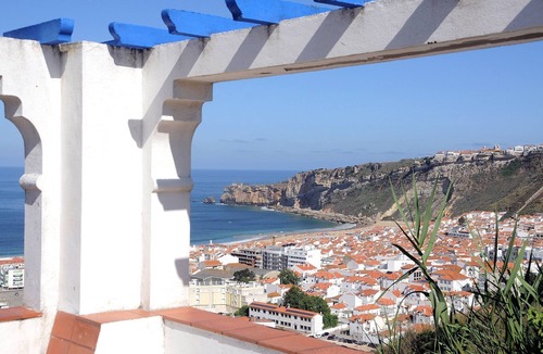 Nazare Apartment | Casa Léalys Nazaré, spacious apartment in the Sitio district of Nazaré