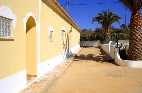Monte Raposo House | Casa Lima Reis
