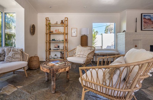 Little Tuscany House | Casa Luna - Mountain views walking distance to town!