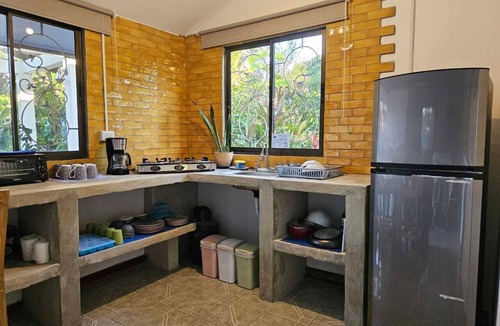 Santa Lucia House | Casa Mandala, un oasis fresco en la calurosa selva de Tortuguero con wifi y aire