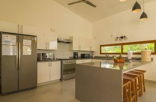 Popoyo House | Casa Margarita ~ Stress free Zone on the Beach with StarLink!