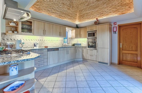 Estombar Villa | Casa Marta Three bedroom villa with sea views!