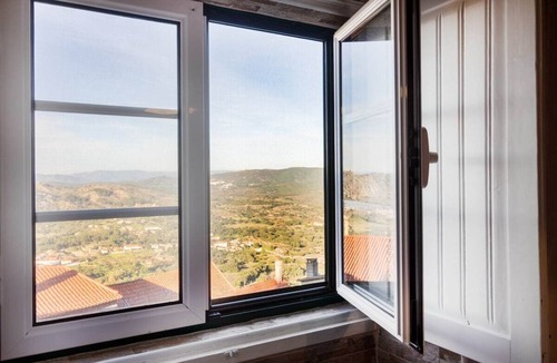 Monsanto House | Casa Mont'Santo with Balcony & Terrace