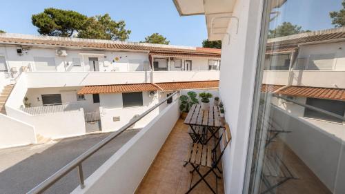 Charneca de Caparica e Sobreda Apartment | Casa Onda - Apartment near the beach