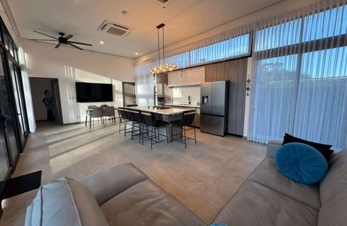 Canton Carrillo House | Casa Rouge Private Retreat in Paradise