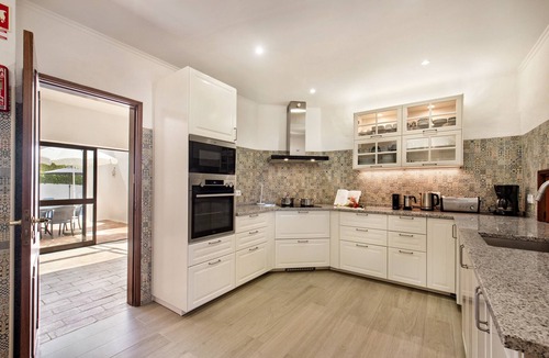 Mato Serrao Villa | Casa Rouxinol - Spacious villa set in mature gardens on Carvoeiro Club