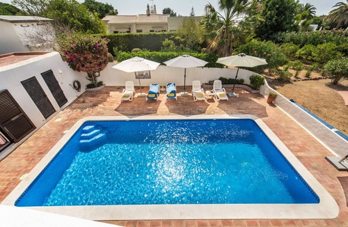 Mato Serrao Villa | Casa Rouxinol - Spacious villa set in mature gardens on Carvoeiro Club