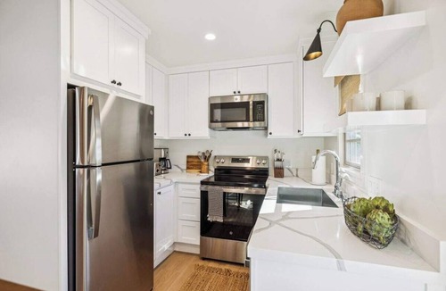 West Beach Apartment | Casa Yano Apartment 5 - Coastal Comfort