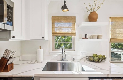 West Beach Apartment | Casa Yano Apartment 5 - Coastal Comfort
