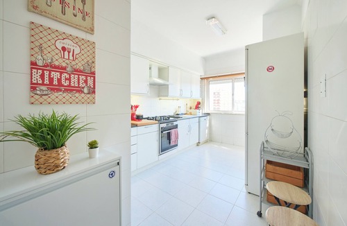 Odivelas Condo | CasaFernandes 15 | Premium Stay Metro - Lisbon