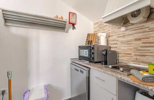 Reguengos de Monsaraz Apartment | Casas da Colmeia T1 Grey Stairs