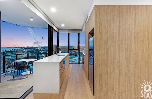 Broadbeach Apartment | Casino Private Apartments - QStay