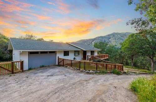Three Rivers House | Casita 3 Rios Secluded Mountain Top Home Minutes to Sequoias & Kings Canyon