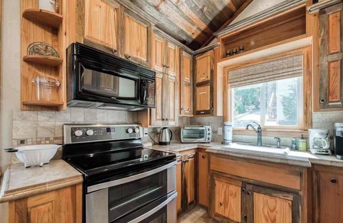 Shaver Lake Cabin | Casita Getaway Family 1BR 1BA AC Stunning Views