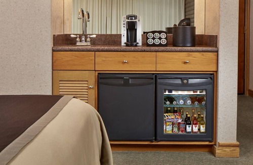 San Simeon Hotel | Cavalier Oceanfront Resort | Premium King & Fireplace | Coastal Adventures