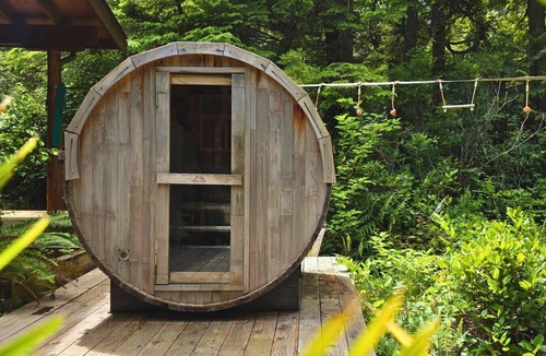Tofino House | Cedar & Salt – Forest Retreat by the Beach with Hot Tub, Sauna & EV Charger