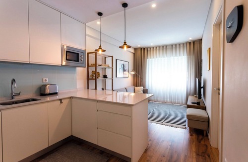 Santo Condestavel Apartment | Central and Modern Campo de Ourique Apartment