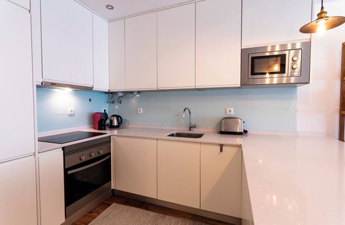 Santo Condestavel Apartment | Central and Modern Campo de Ourique Apartment