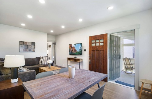 Central Berkeley House | Central Berkeley Modern House / Walk to UC (Cal), Dwtn+ /Private Backyard