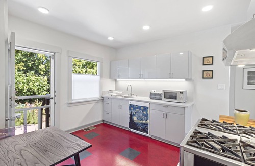 Central Berkeley House | Central Berkeley Modern House / Walk to UC (Cal), Dwtn+ /Private Backyard