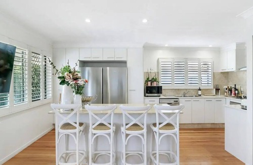 Miami House | Central coastal home Miami/Nobby Beach