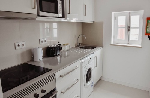 Coimbra City Centre Apartment | Central, quiet and cozy T1 (self check in)