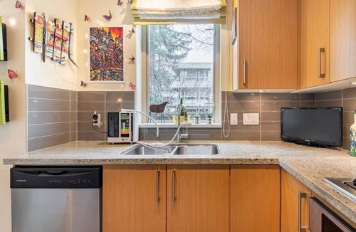 Central Lonsdale House | Central & Quiet 2BR Townhome | Private Patio | Gym