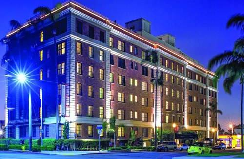 Park West Resort | Central to many attractions and sights!