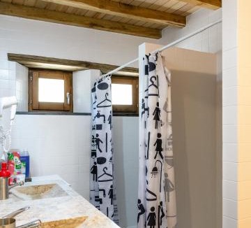Lousa House | Cerdeira - Home for Creativity