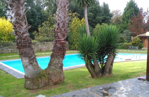 Santa Maria da Feira Ski Chalet | Charming chalet with private pool and around to beaches