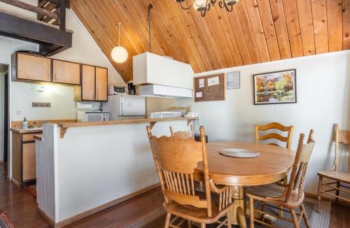 Mammoth Lakes Ski Chalet | Chalet 11 by Mammoth Mountain Chalets