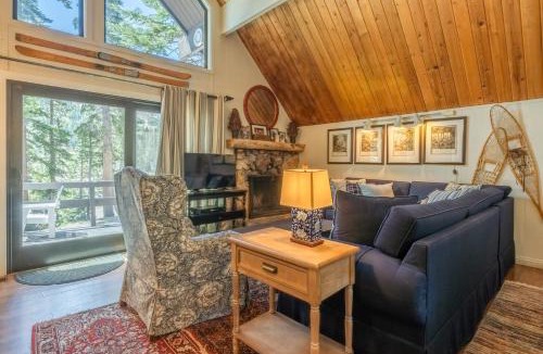 Mammoth Lakes Ski Chalet | Chalet 14 by Mammoth Mountain Chalets