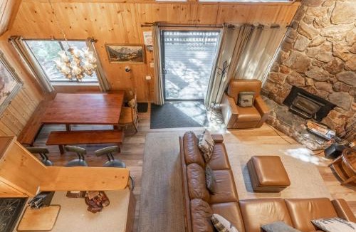 Mammoth Lakes Ski Chalet | Chalet 23 by Mammoth Mountain Chalets