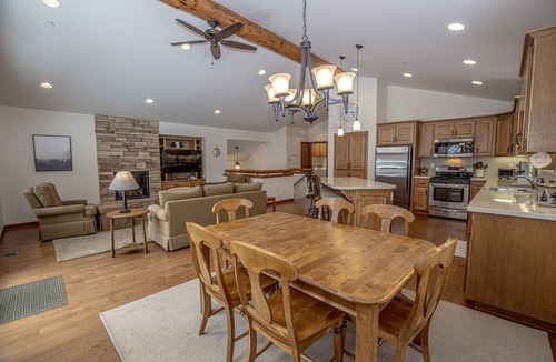 McKinney Estates House | Chamberlands Hideaway: 3 bedrooms, great amenities