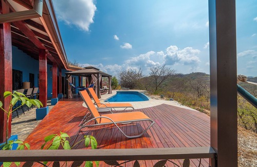 Rio Seco House | Charming 2-bedroom house with Amazing Mountain Views in fabulous Guanacaste
