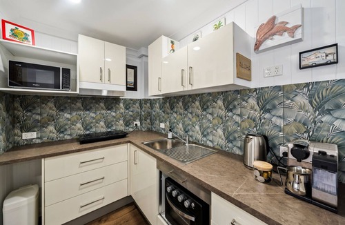 Burleigh Heads Apartment | Charming 1-bed apartment, located directly across the road from Burleigh Beach!