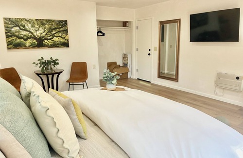 Carmel Valley Cabin | Charming 1-bedroom lodge in peaceful Carmel Valley w/Hot Tub and backyard