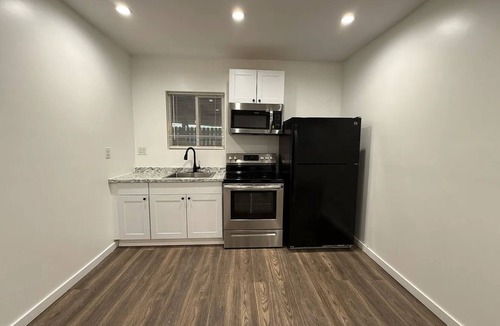 East Whittier House | Charming 1-bedroom house with AC in welcoming Whittier
