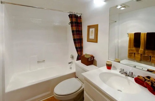 Wilshire Apartment | Charming 1-bedroom apartment in marvelous Los Angeles with WiFi, AC