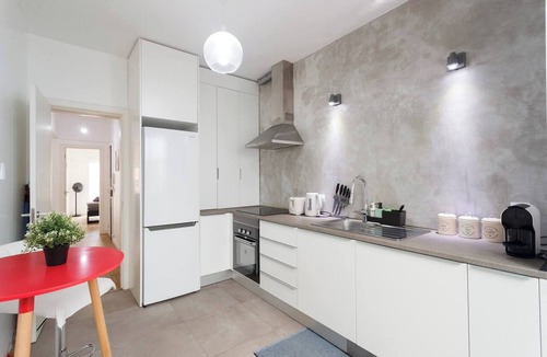 Cacilhas Apartment | Charming 2-Bedroom Apartment in Almada, Near Lisbon
