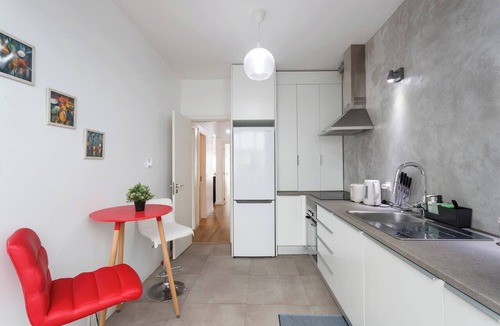 Cacilhas Apartment | Charming 2-Bedroom Apartment in Almada, Near Lisbon