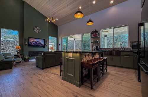 Yosemite Lakes House | Charming 2-bedroom house in Coarsegold with AC, WiFi