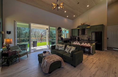 Yosemite Lakes House | Charming 2-bedroom house in Coarsegold with AC, WiFi